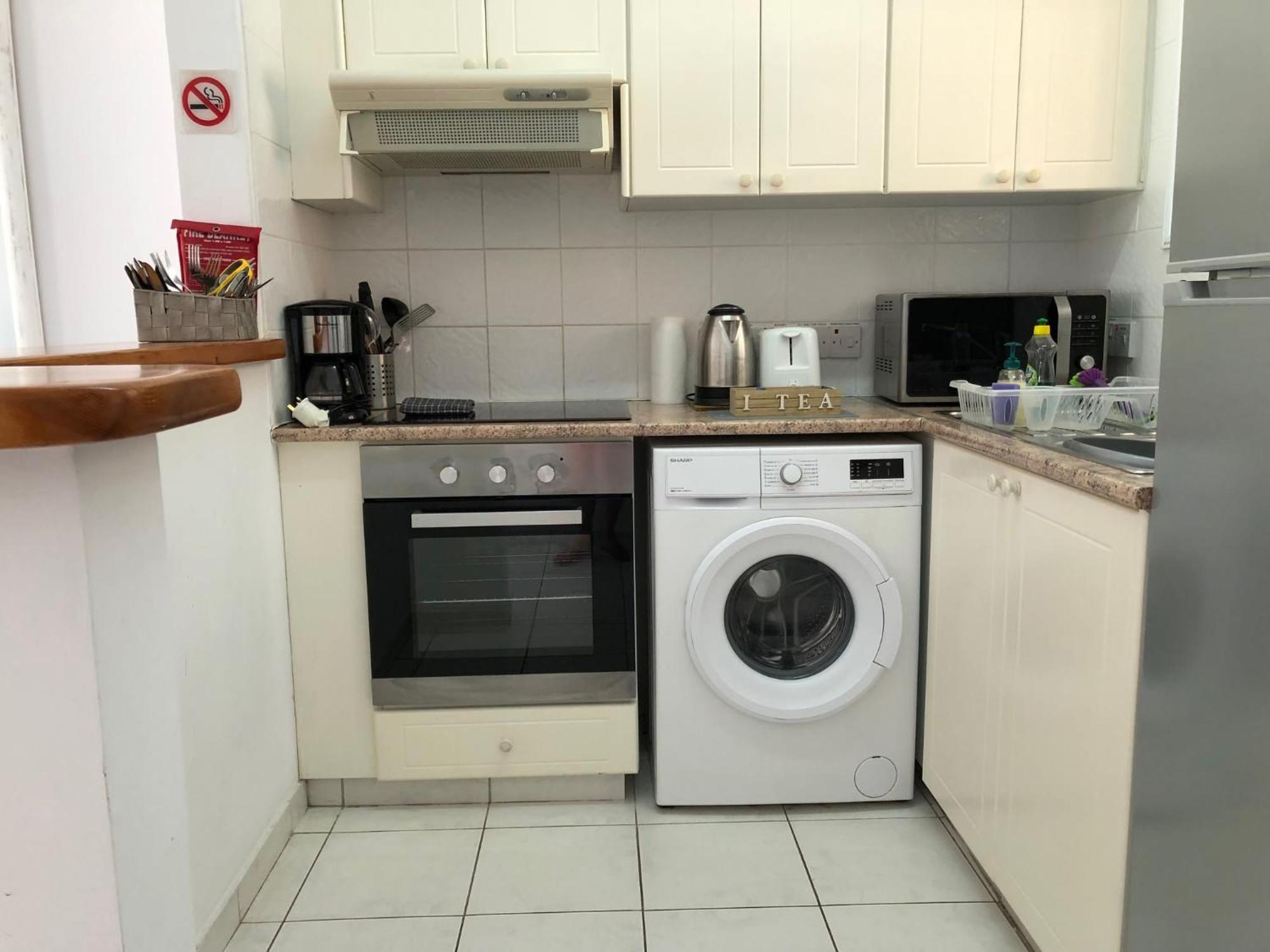 Stylish 1 Bedroom Apartment In Limnaria Gardens Paphos Exterior foto