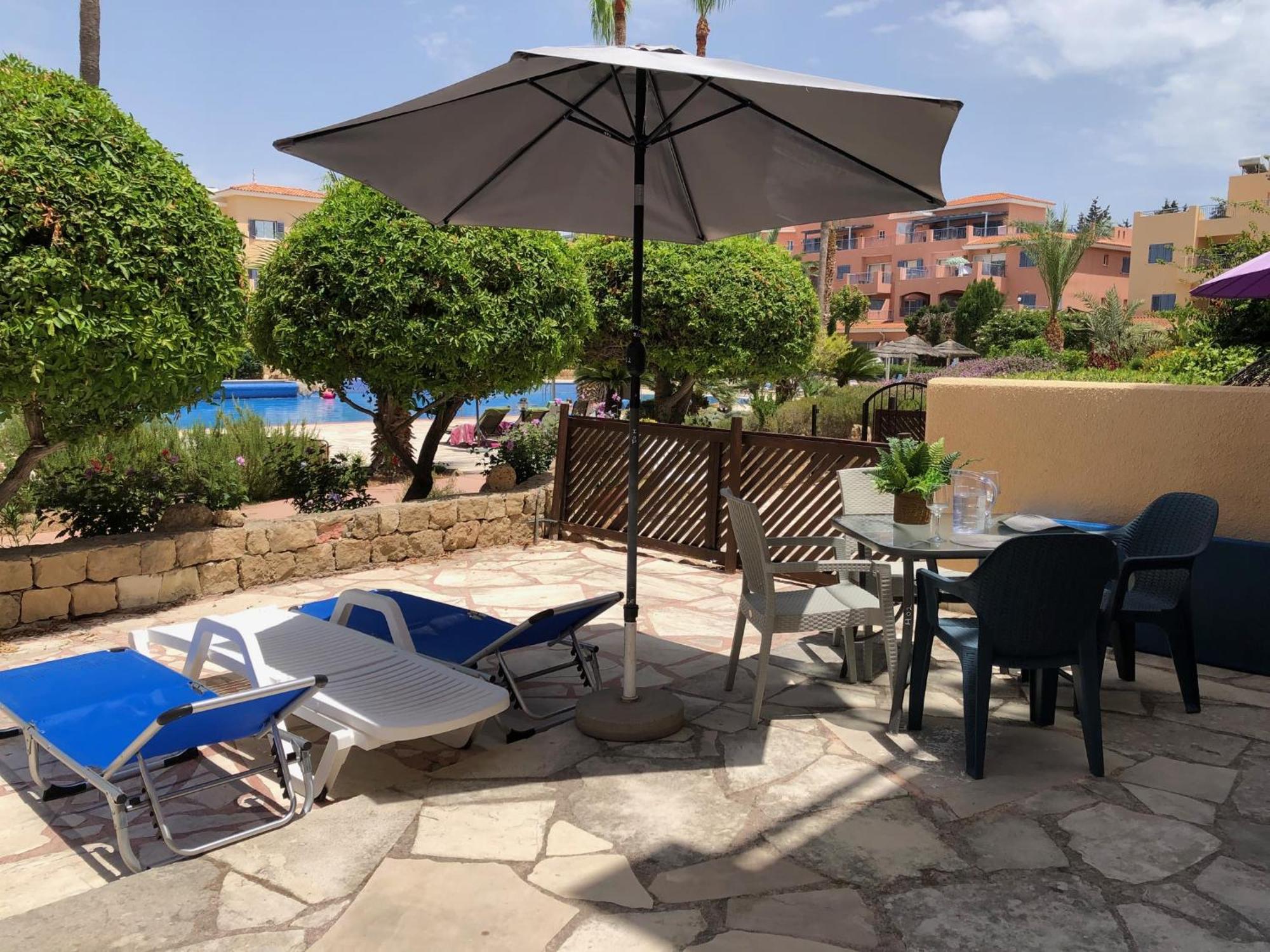 Stylish 1 Bedroom Apartment In Limnaria Gardens Paphos Exterior foto